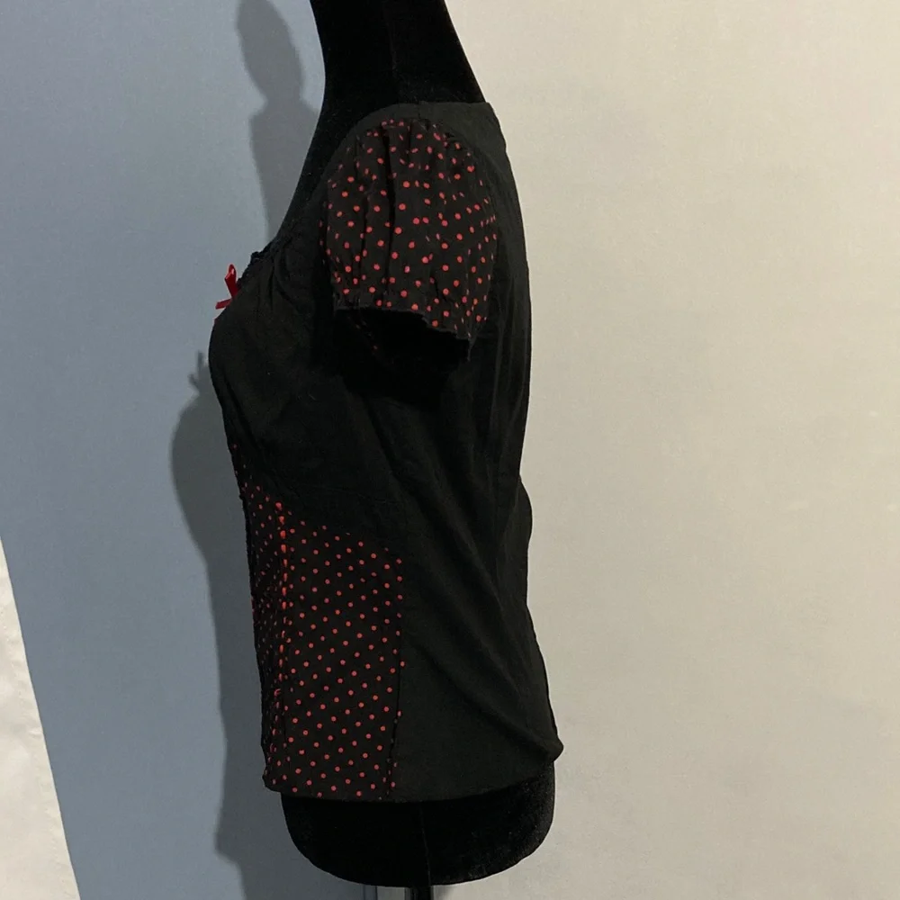 Elegant Black and Red Women's Blouse - Picture 5 of 10